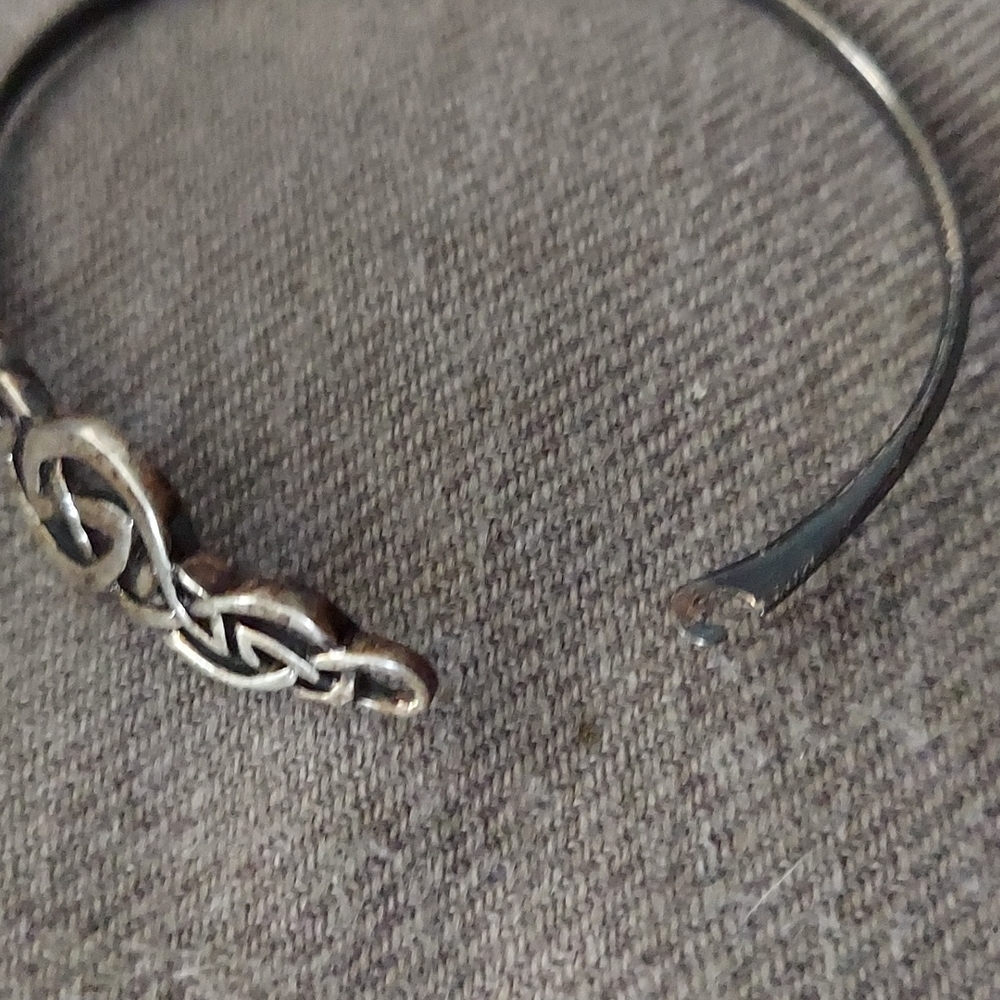 Celtic knotwork bangle - Picture 3 of 5